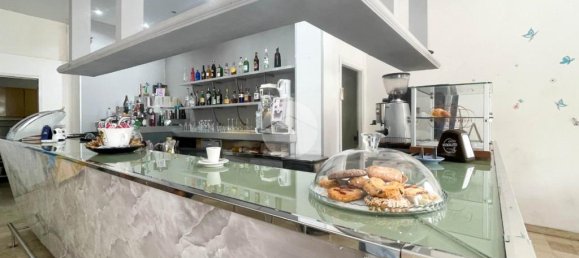 Коммерческая недвижимость с 2 комнатами в Брешиа, Италия № 324241 4