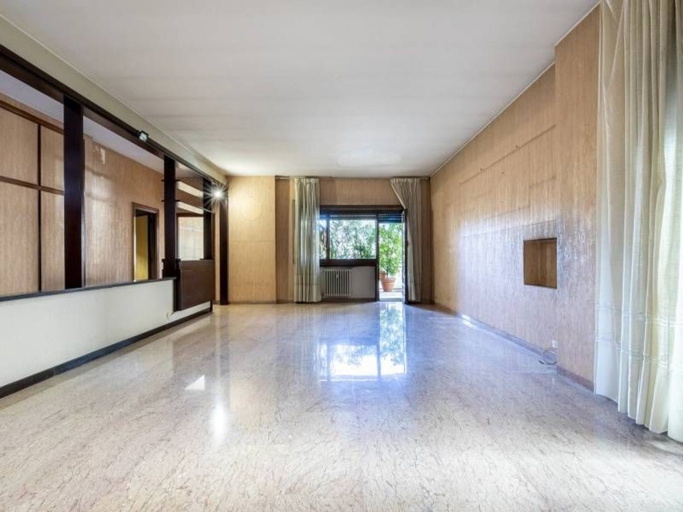 3 rooms Apartment in Rome, Italy No. 221123