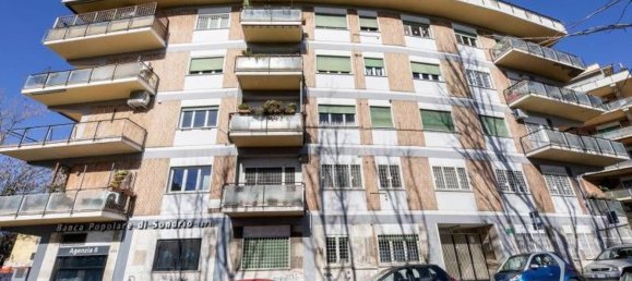 3 rooms Apartment in Rome, Italy No. 221123 33