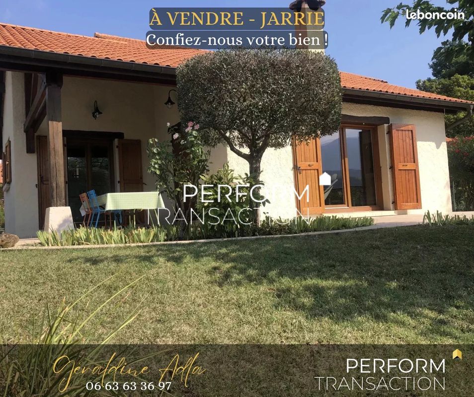 3 bedrooms Villa in Jarrie, France No. 261347