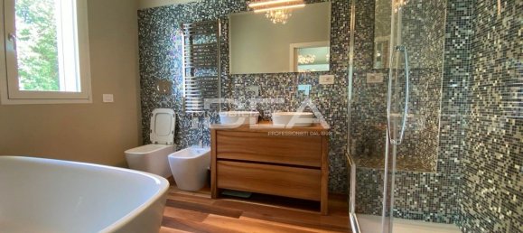 8 rooms Villa in Pietrasanta, Italy No. 73967 13