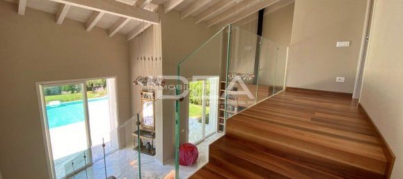 8 rooms Villa in Pietrasanta, Italy No. 73967 7