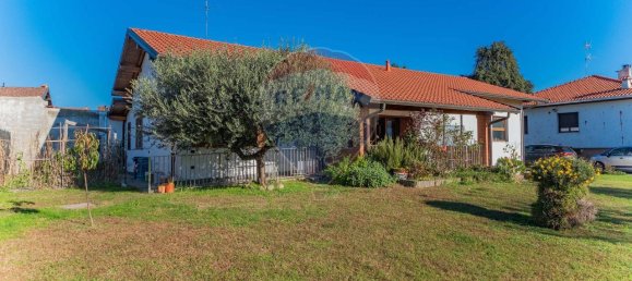 3-Zimmer Villa in Varallo Pombia, Italy, Nr. 36642 12