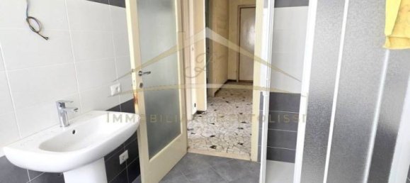 Apartamento de 3 dormitorios en Borgosesia, Italy No. 266879 10