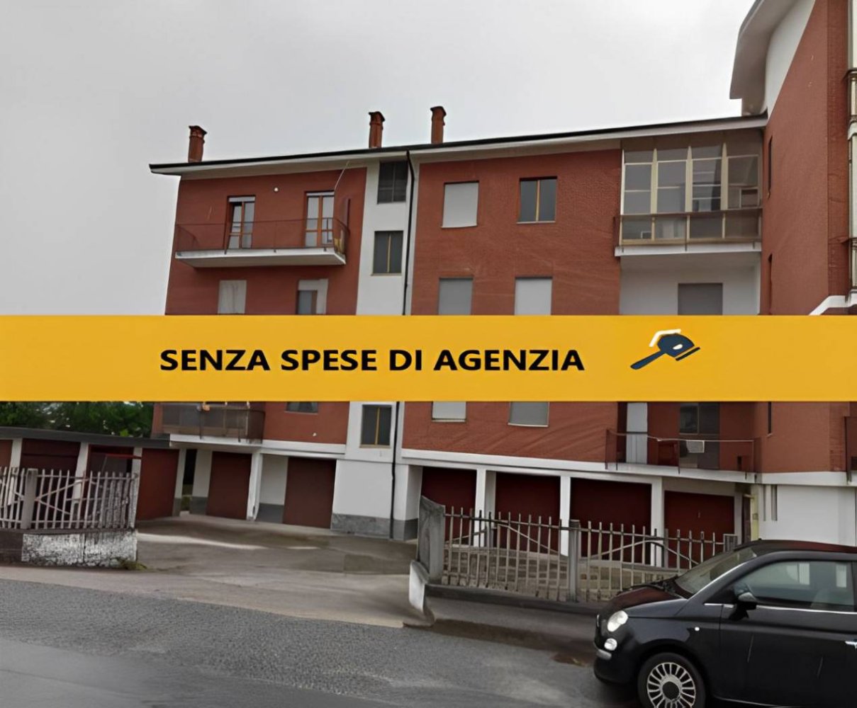 5 rooms Commercial property in Carrù, Italy No. 394860