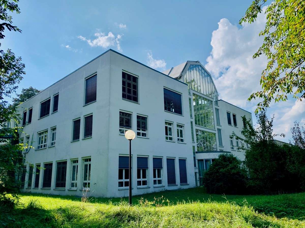 Gebäude in Ostalbkreis, Germany 2750m², Nr. 30272