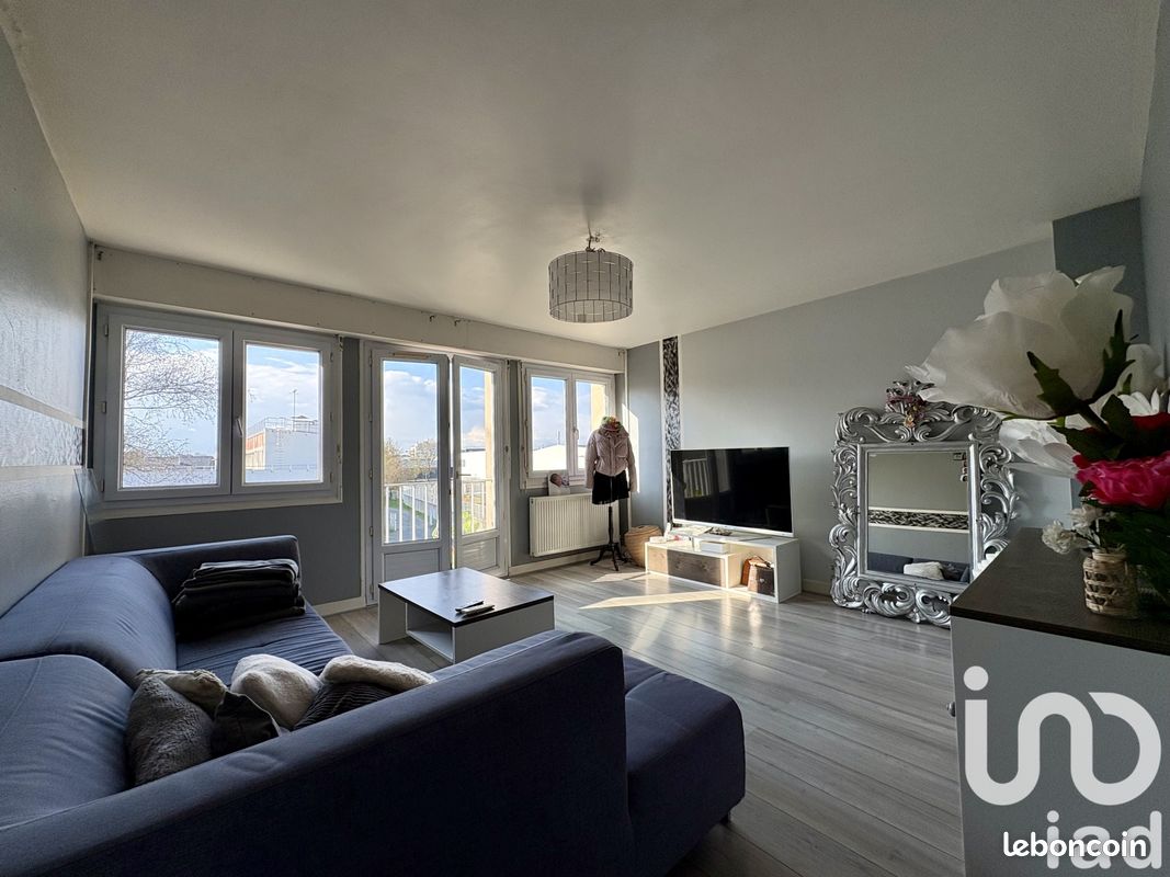 3 rooms Apartment in Saint-Herblain, France No. 337705