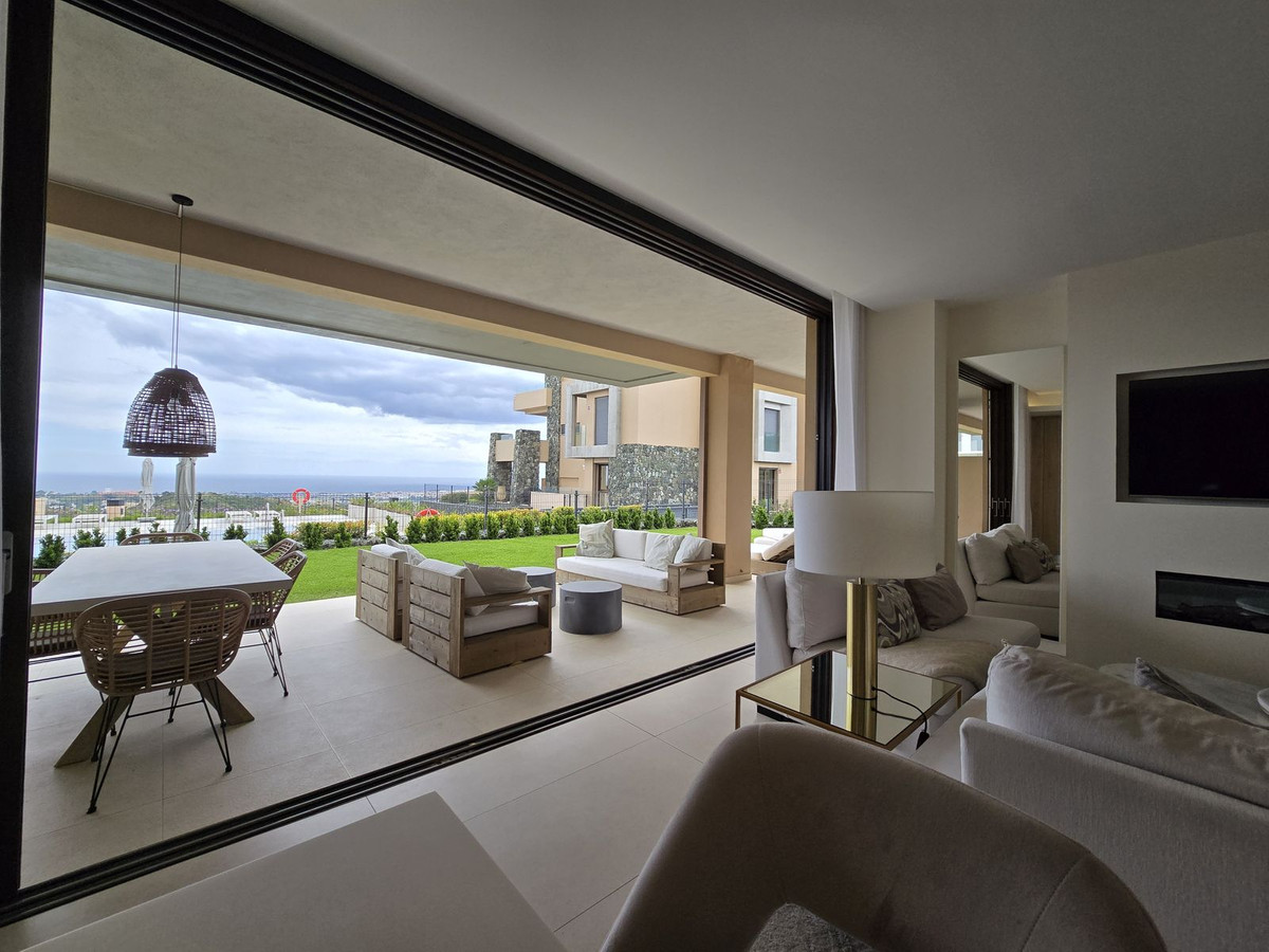 3 bedrooms Apartment in Benahavis, Spain No. 267015