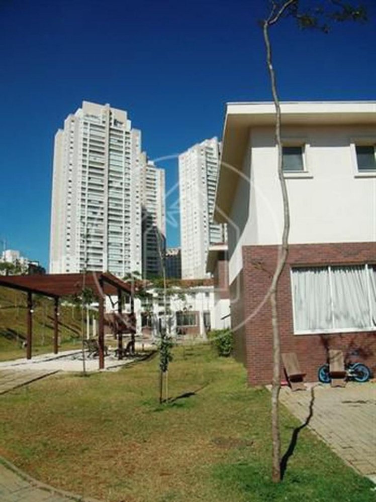 Casa de 4 dormitorios en Sao Paulo, Brazil No. 537357