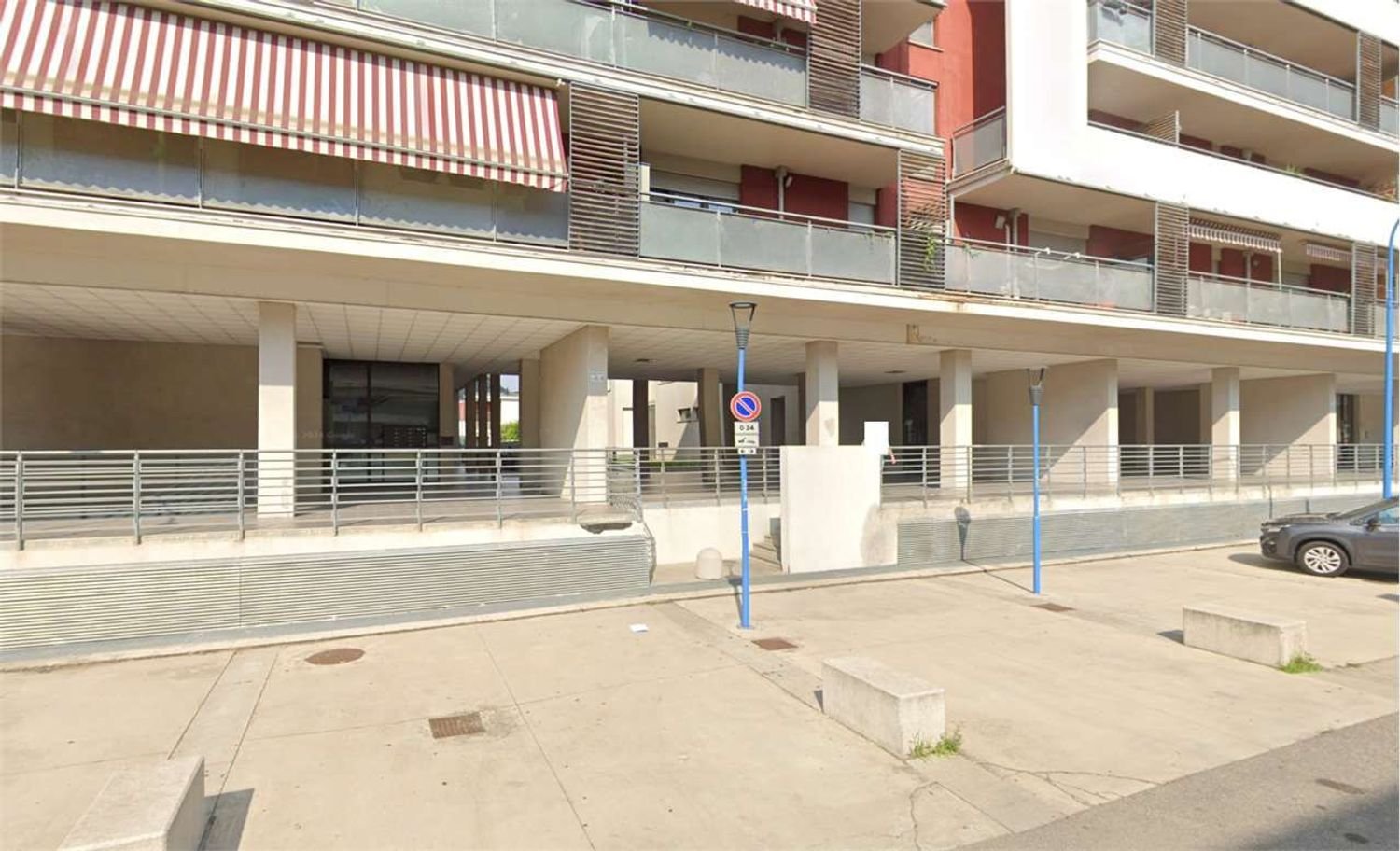 3 bedrooms Apartment in Brescia, Italy No. 365622