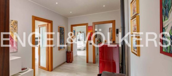 4 bedrooms Apartment in Carlazzo, Italy No. 63319 5