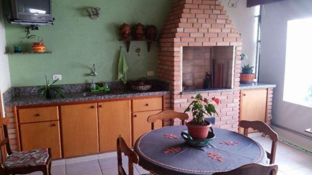 Дом с 4 спальнями в Сан-Паулу, Бразилия № 440820