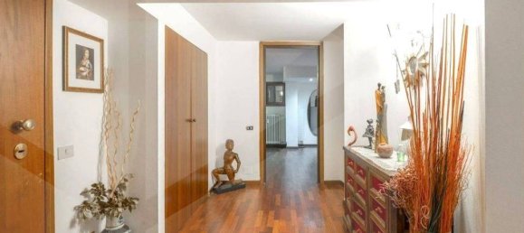 3 rooms Apartment in Milan, Italy No. 241876 6