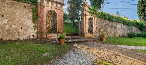 16 bedrooms House in Lucca, Italy No. 329 5