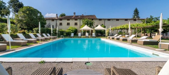 16 bedrooms House in Lucca, Italy No. 329 3