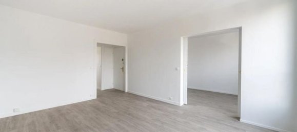 3 chambres Appartement à Neuilly-sur-Marne, France No. 309507 2