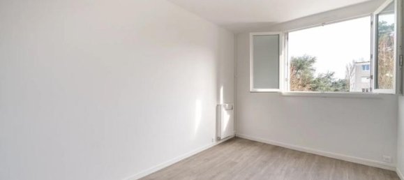 3 chambres Appartement à Neuilly-sur-Marne, France No. 309507 9