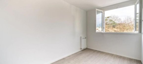 3 chambres Appartement à Neuilly-sur-Marne, France No. 309507 13