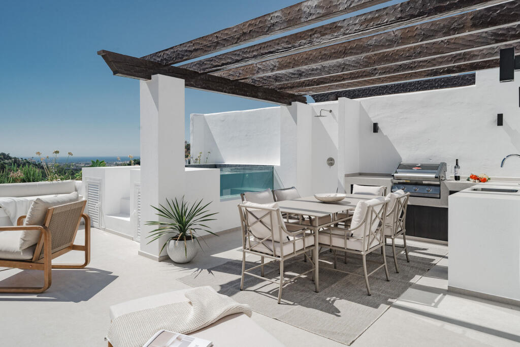 4 bedrooms Penthouse in Benahavis, Spain No. 86567
