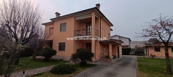 8 rooms Villa in Capralba, Italy No. 151689 2