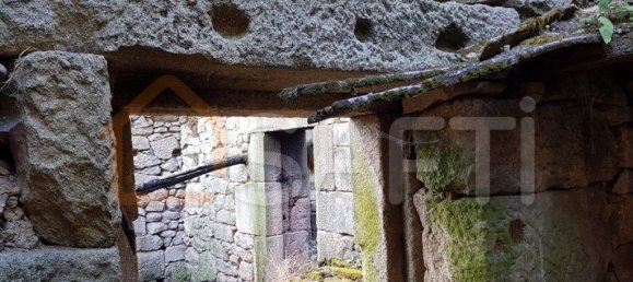 2 bedrooms House in Folgosinho, Portugal No. 79723 18