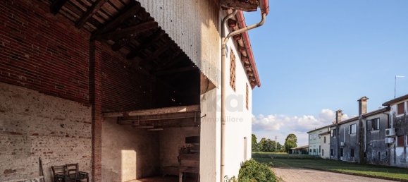 6 bedrooms House in Istrana, Italy No. 381179 22