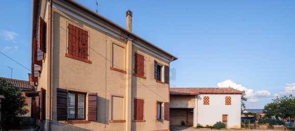 6 bedrooms House in Istrana, Italy No. 381179 4