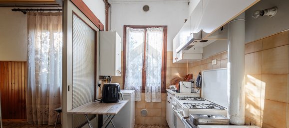 6 bedrooms House in Istrana, Italy No. 381179 10