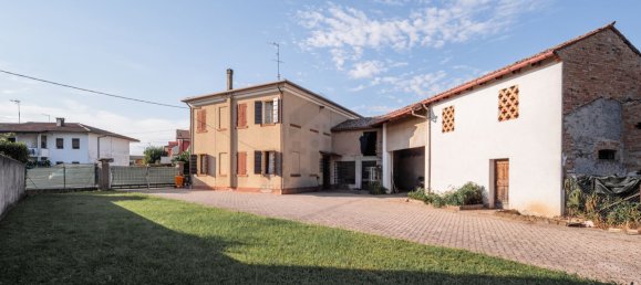 6 bedrooms House in Istrana, Italy No. 381179 3