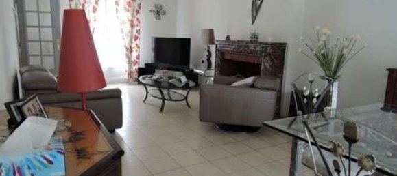 Casa de 3 dormitorios en Divion, France No. 93504 4