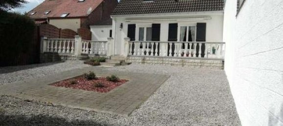 Casa de 3 dormitorios en Divion, France No. 93504 2