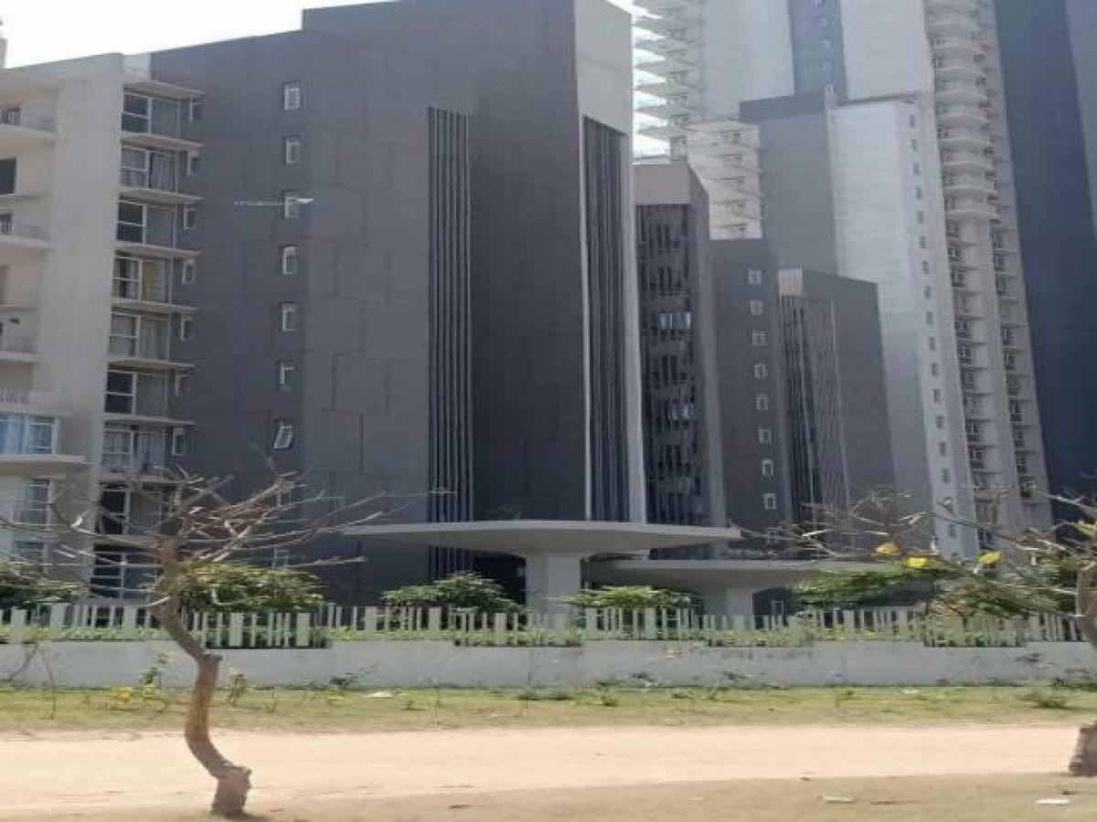 3 bedrooms House in Gurgaon, India No. 9367