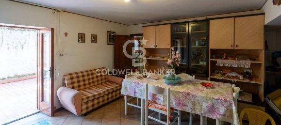 4-salle Appartement à Acireale, Italy No. 71905 8