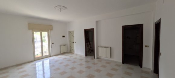 4 rooms Apartment in Monreale, Italy No. 256945 3