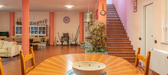 Вилла с 6 комнатами в Тавернерио, Италия № 142770 23