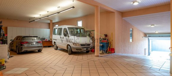 Вилла с 6 комнатами в Тавернерио, Италия № 142770 25