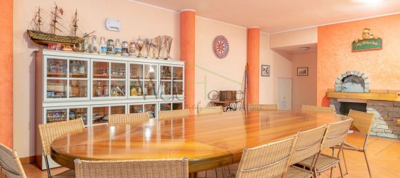 Вилла с 6 комнатами в Тавернерио, Италия № 142770 18