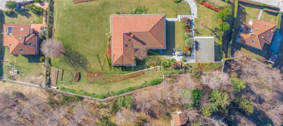 Вилла с 6 комнатами в Тавернерио, Италия № 142770 43