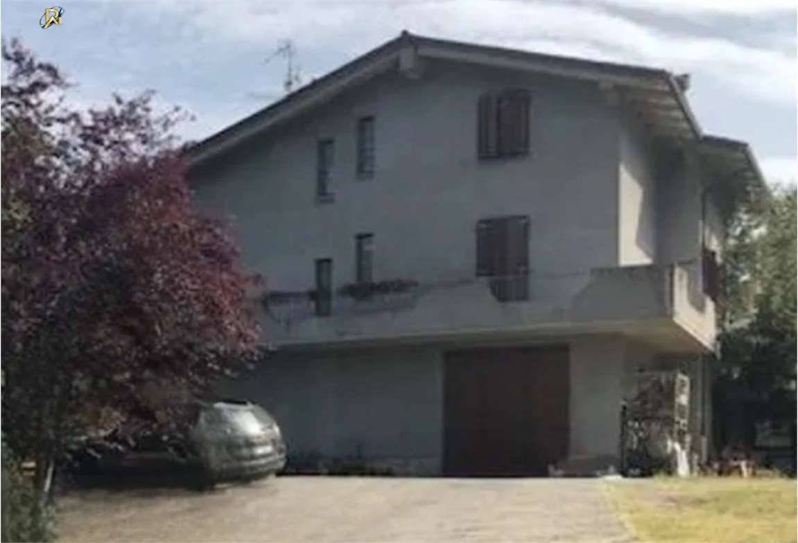 3 bedrooms House in Zocca, Italy No. 95950