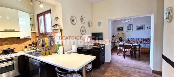 4 bedrooms Villa in Capannori, Italy No. 11010 40
