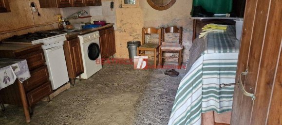 4 bedrooms Villa in Capannori, Italy No. 11010 28