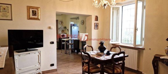4 bedrooms Villa in Capannori, Italy No. 11010 47