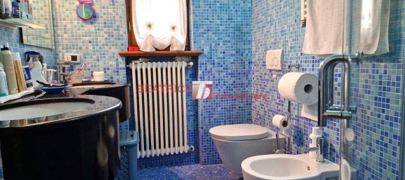 4 bedrooms Villa in Capannori, Italy No. 11010 54