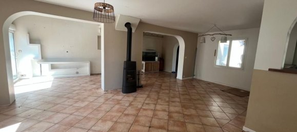 4 bedrooms House in Vayres, France No. 335464 2