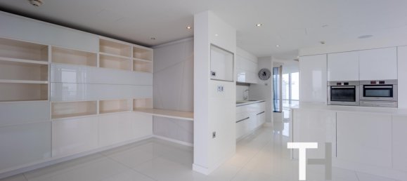 4 bedrooms Apartment in Burj Khalifa, UAE No. 30540 8