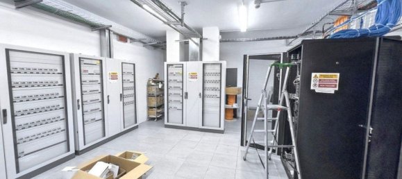 Коммерческая недвижимость 2800м² в Лечче, Италия № 374909 15