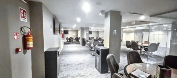 Коммерческая недвижимость 2800м² в Лечче, Италия № 374909 14