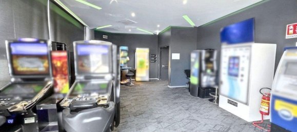 Коммерческая недвижимость 2800м² в Лечче, Италия № 374909 4