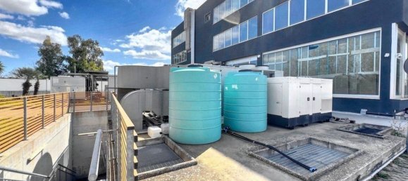 Коммерческая недвижимость 2800м² в Лечче, Италия № 374909 22