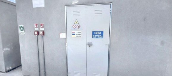 Коммерческая недвижимость 2800м² в Лечче, Италия № 374909 23